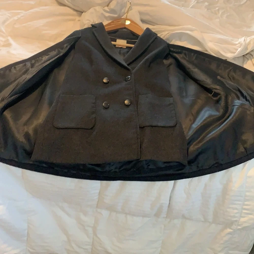 Grey cape jacket - Picture 2 of 2